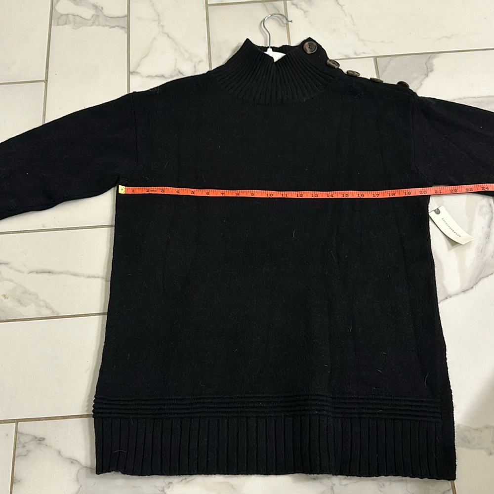 New Anthropologie mock turtleneck sweater